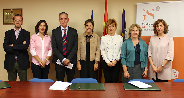 La Fundació de Graduats Socials y la Universitat de les Illes Balears firman un convenio de colaboración