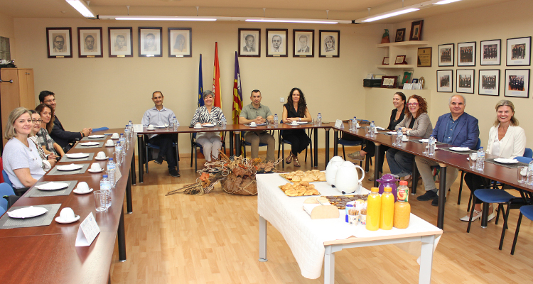 Encuentro Profesional entre docentes de la UIB y la Junta de Gobierno del Colegio