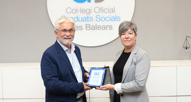 Acto de entrega de la placa colegial al colegiado emérito Sebastián Sureda Mas